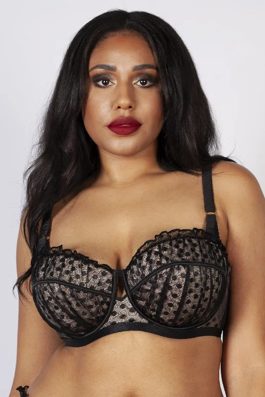 Women's bras with a lace overlayCara Dot Mesh Ruffle Bra Curve