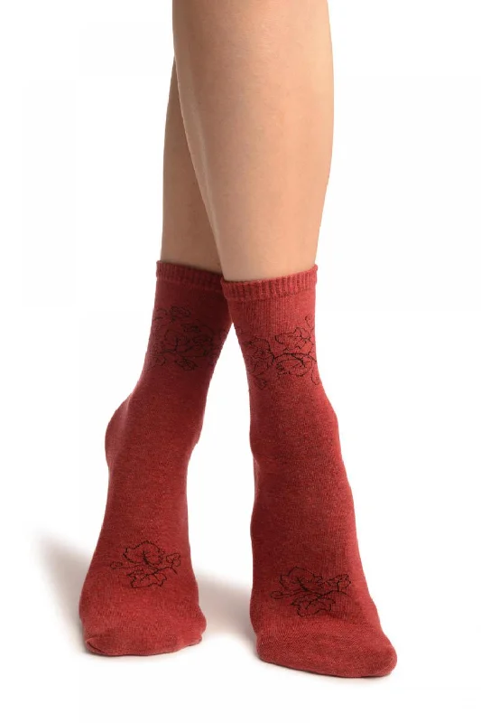 Women's non - slip socks for safetyHedera Leaves On Red Ankle High Socks