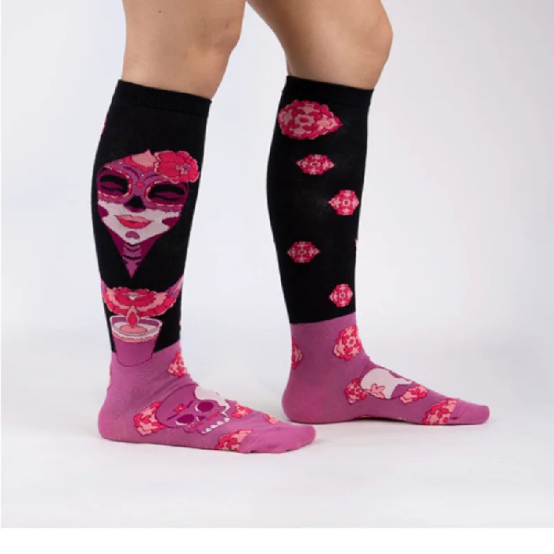 Women's ribbed knee - high socks for a classic lookSock It To Me Women's Knee High Socks - La Calavera